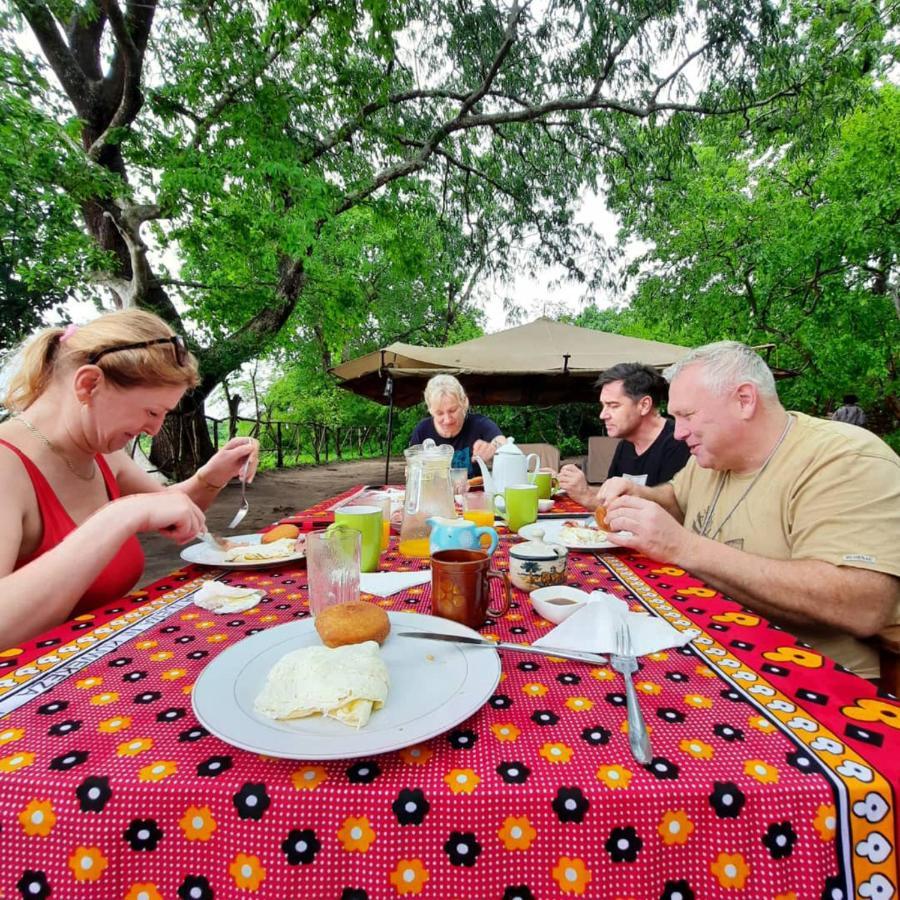 Nje Bush Camp Hotel Kwangwazi Exterior photo